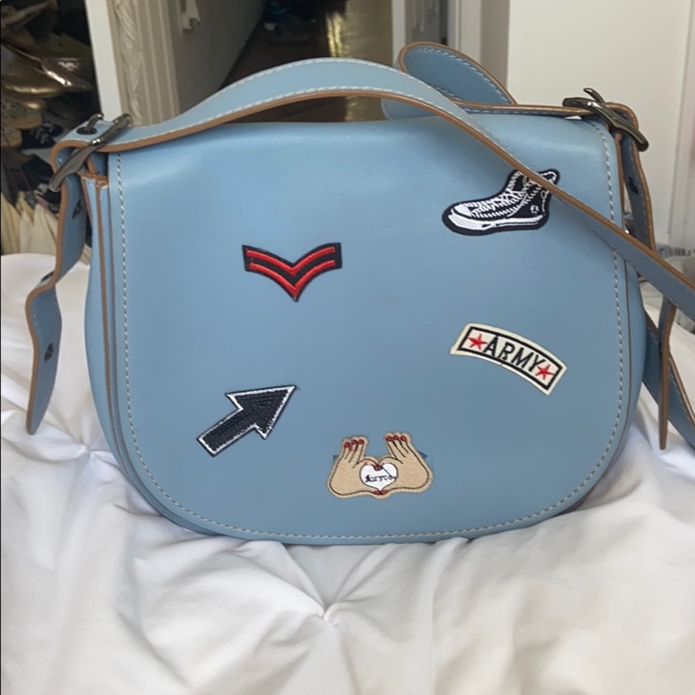 Coach glovetanned leather saddle bag blue w patches